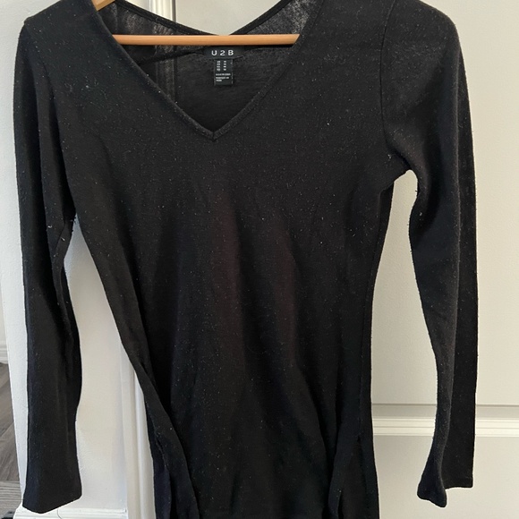 U2B Black Long Sleeve Sweater - Picture 1 of 2